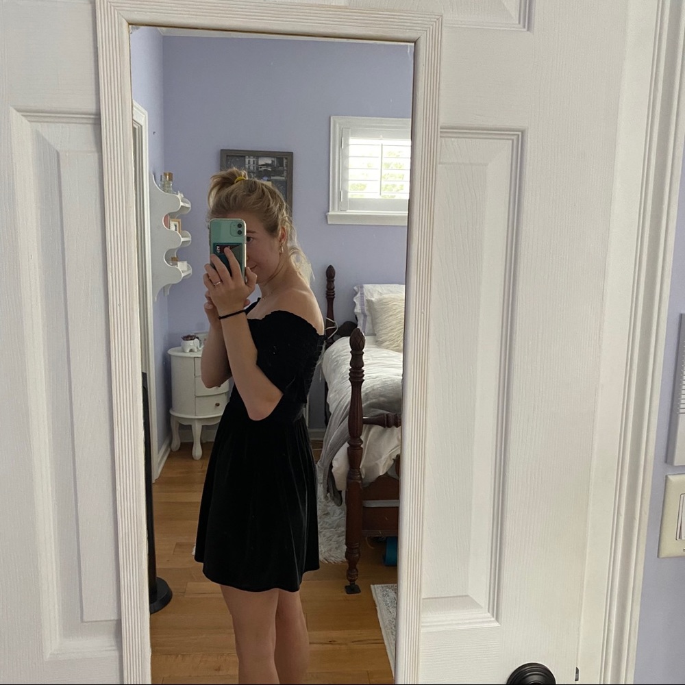 Urban Outfitters Black Velvet Dress - Picture 6 of 7